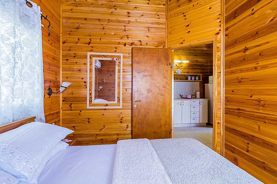 חדר שינה נפרד בבקתות העץ